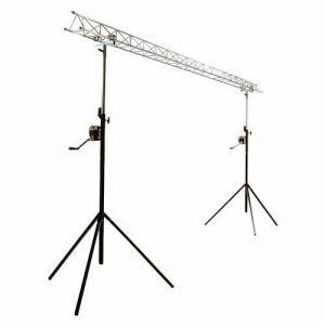 Alquiler de Puente de iluminación con travesaño sólido triangular Work Truss DJ 4m. Preparado para colgar hasta 12 efectos de iluminación.