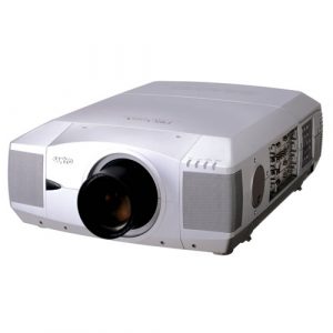 Proyector de video multimedia Sanyo PLC XF41 LCD de 7.700 lumens profesional para grandes audiciones, teatros y exposiciones.