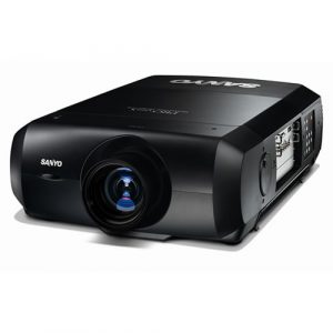 Alquiler Proyector de video multimedia 3 Sanyo PLC XF47 LCD de 15.000 lumens profesional para grandes audiciones, teatros y exposiciones.